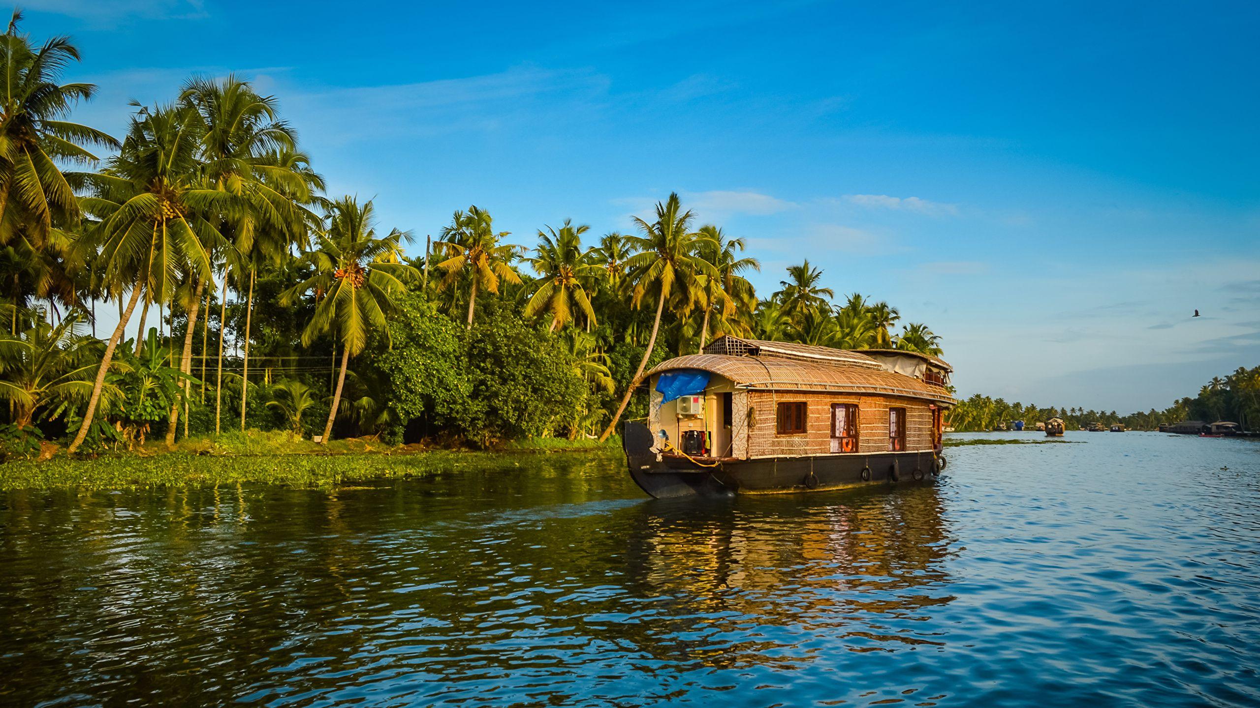 Kerala Munnar Tea Gardens Alleppey Houseboat Backwaters