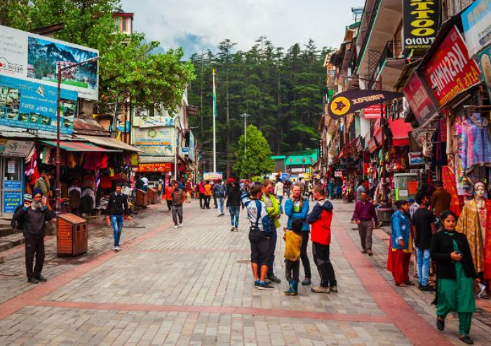 Old Manali lanes and cafés